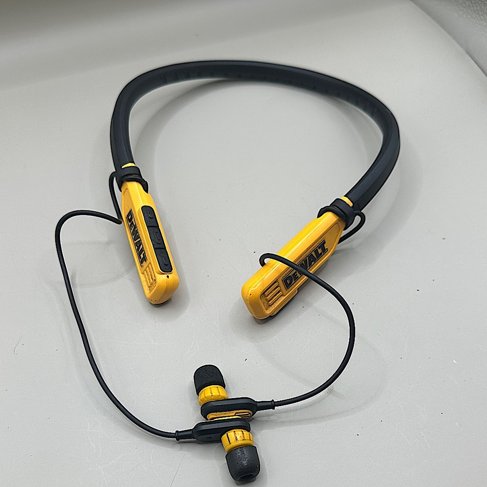 Dewalt Wireless Earbuds D7C44011940